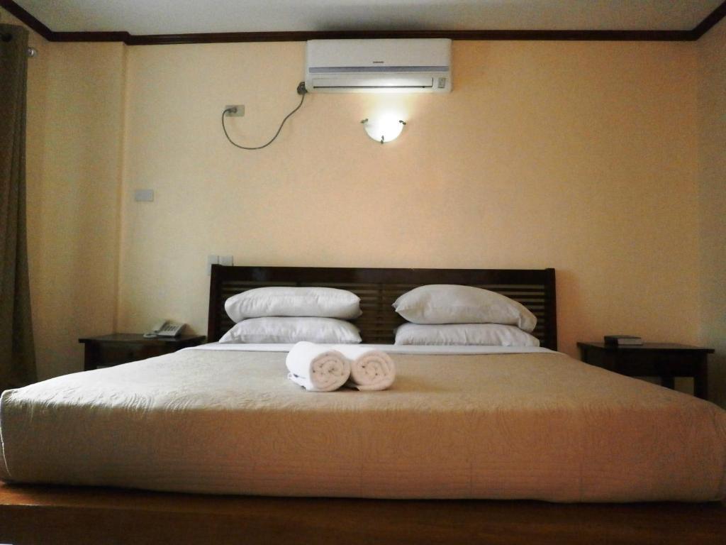 Beachcomber Resort Balabag  Экстерьер фото